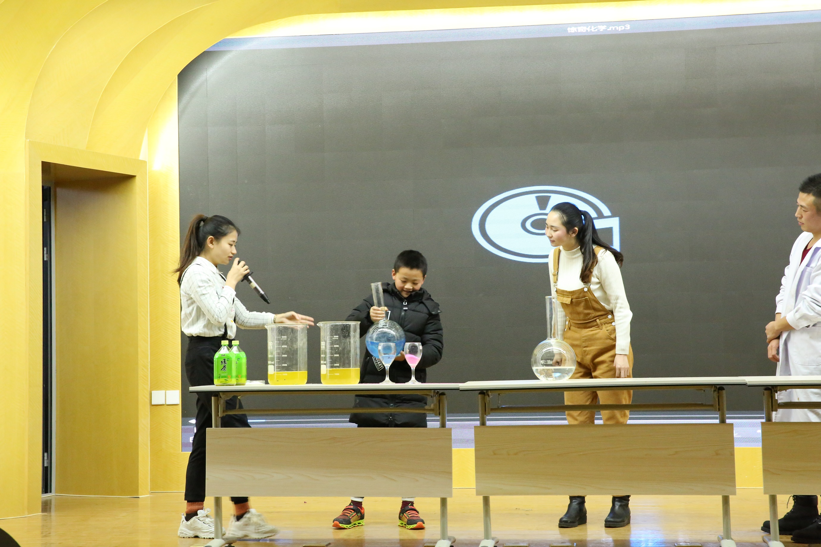 生活科普类节目开场白：用这5个技巧抓住观众注意力，提升3倍留存率